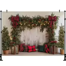 Fundo de Parede Vintage de Natal LS com Janela de Inverno, Cortina Vermelha, Aldeia Nevada, Lua, Mapa do Papai Noel e Foguete - Decorações de Natal