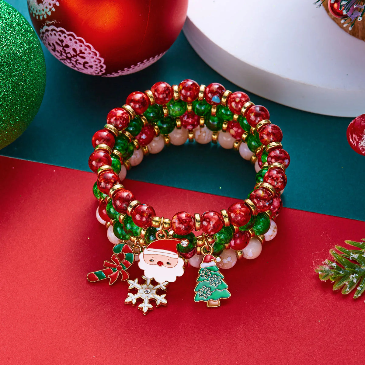 Conjunto de 4 pulseiras coloridas com contas de Natal para mulheres, com árvore de Natal, Papai Noel, rena e floco de neve, joias para festas.