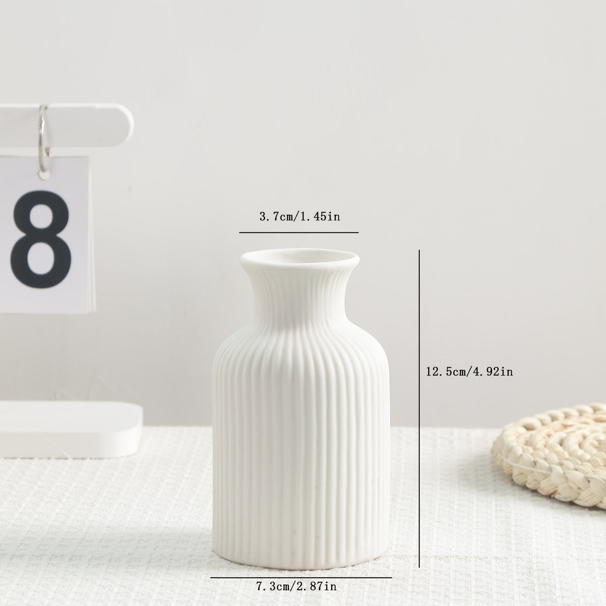 Vaso de Cerâmica Branca Listrado Minimalista